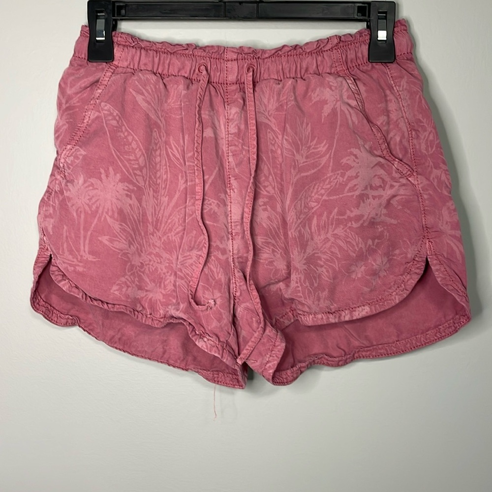 American Eagle Pink Floral Shorts Size XS